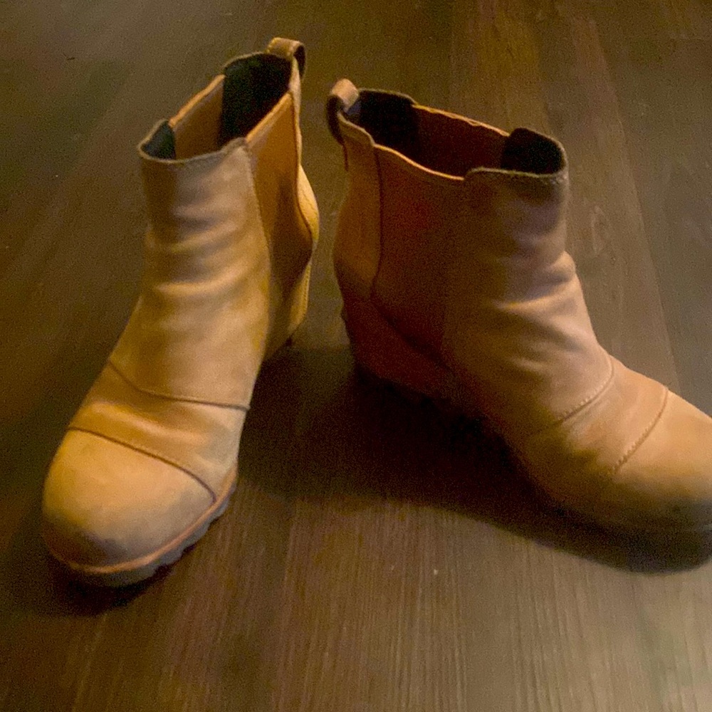 Sorel wedge bootie